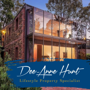 Dee-Anne Hunt Corporate Branding & Website Development